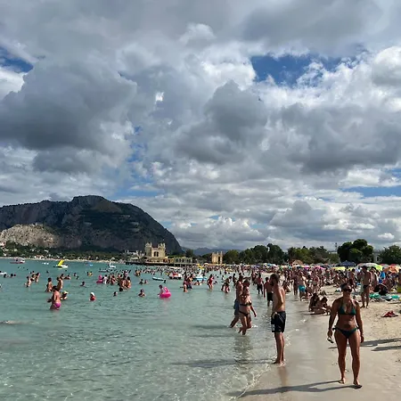 Tiffany & Timi Appartement Carini